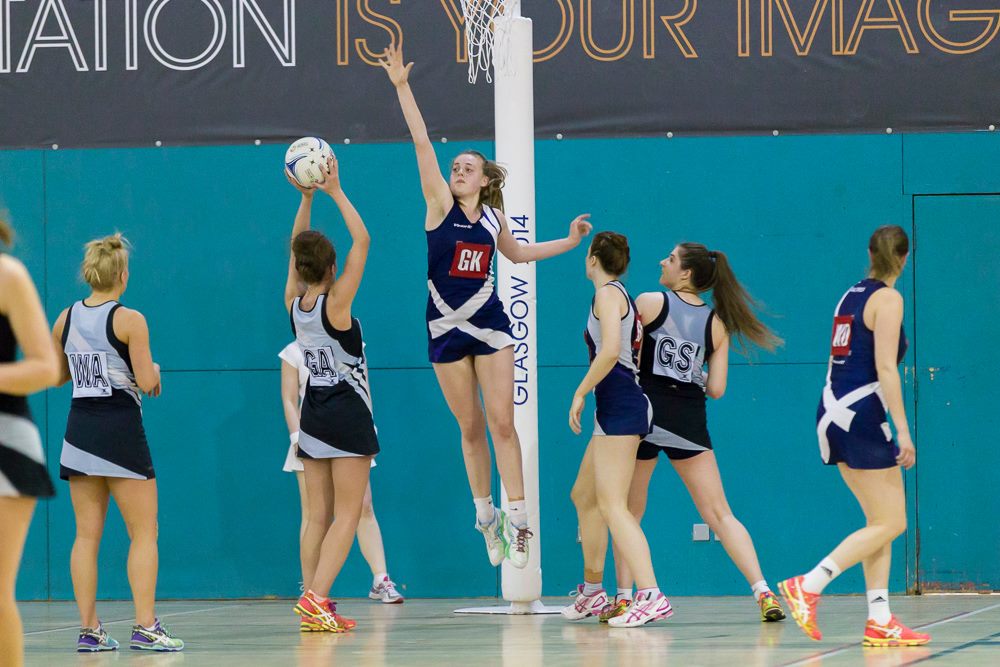 Lauren Tait of Stirling University playing netball